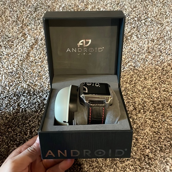 Watch - Picture 2 of 3